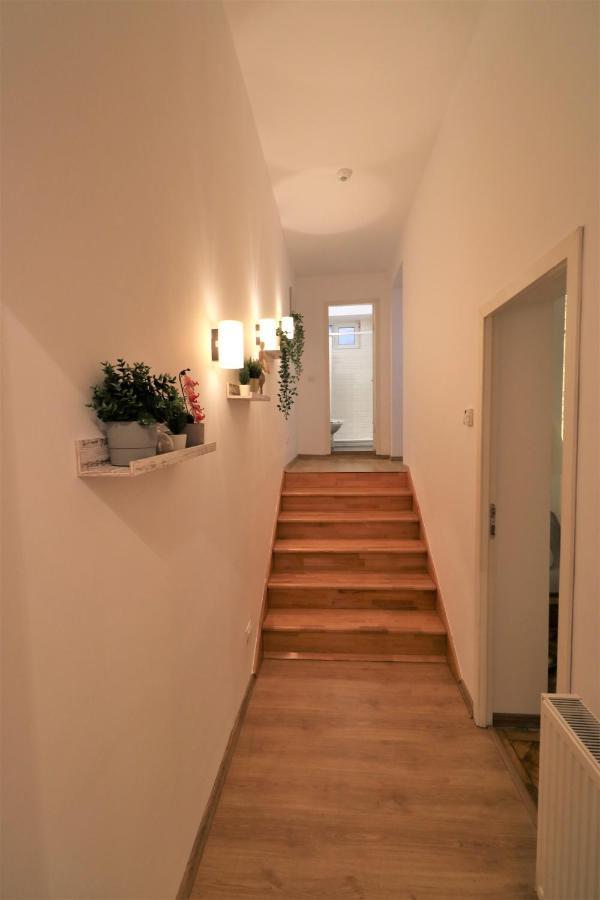 Cozy Old Town Apartment - Free Minibar Бухарест Экстерьер фото