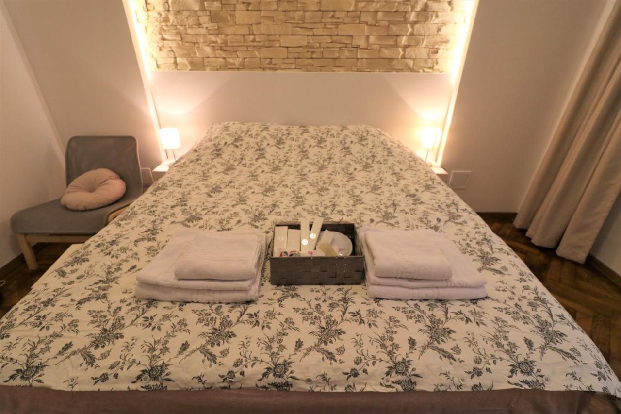 Cozy Old Town Apartment - Free Minibar Бухарест Экстерьер фото
