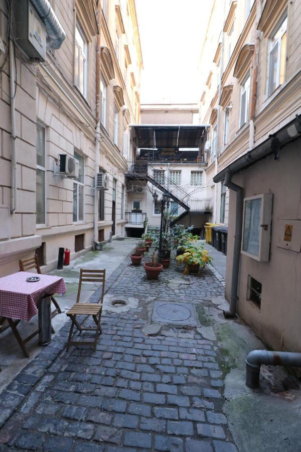 Cozy Old Town Apartment - Free Minibar Бухарест Экстерьер фото