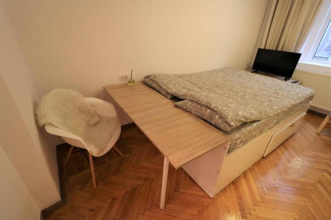 Cozy Old Town Apartment - Free Minibar Бухарест Экстерьер фото